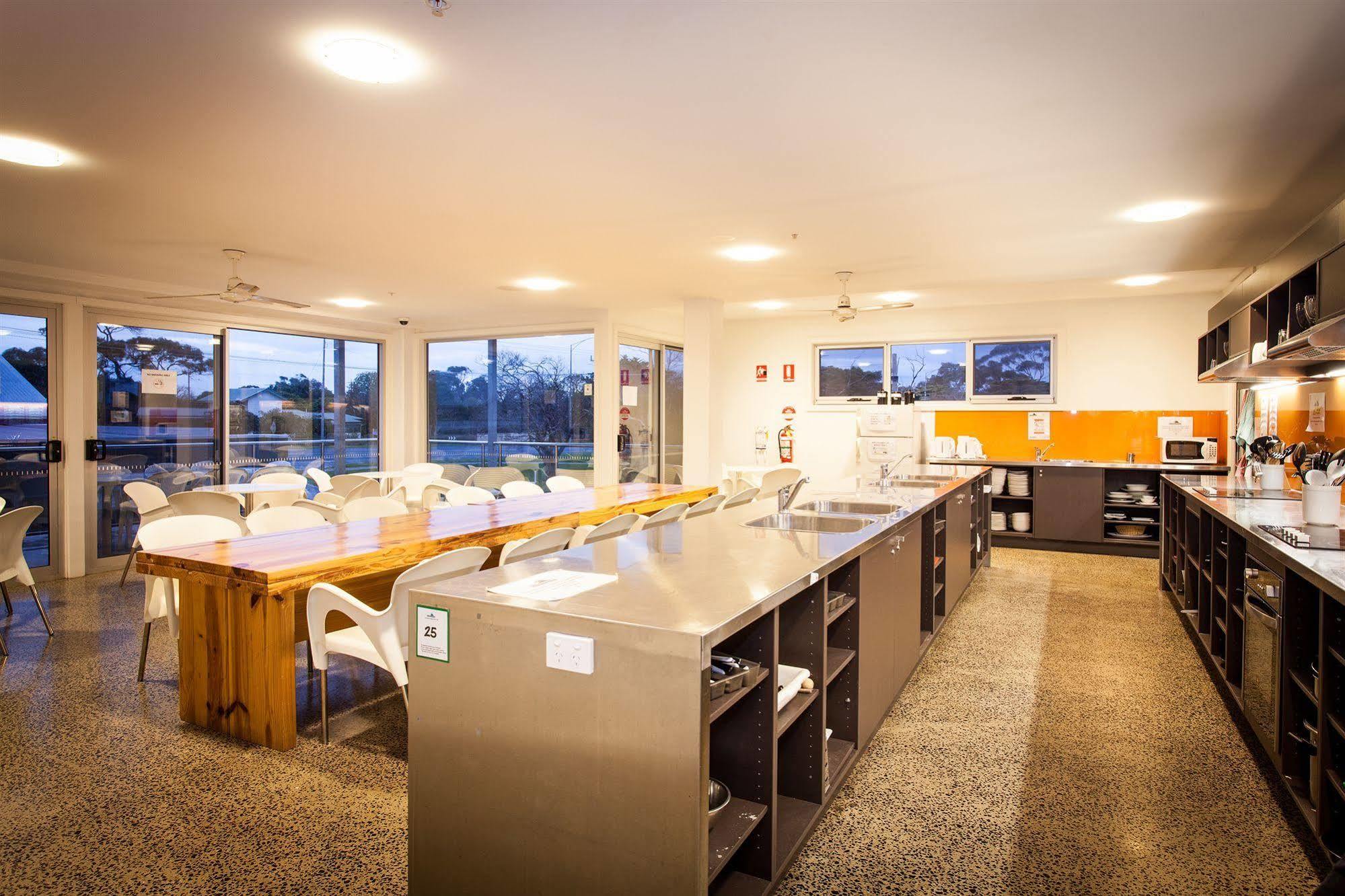 The Island Accommodation Newhaven Екстериор снимка
